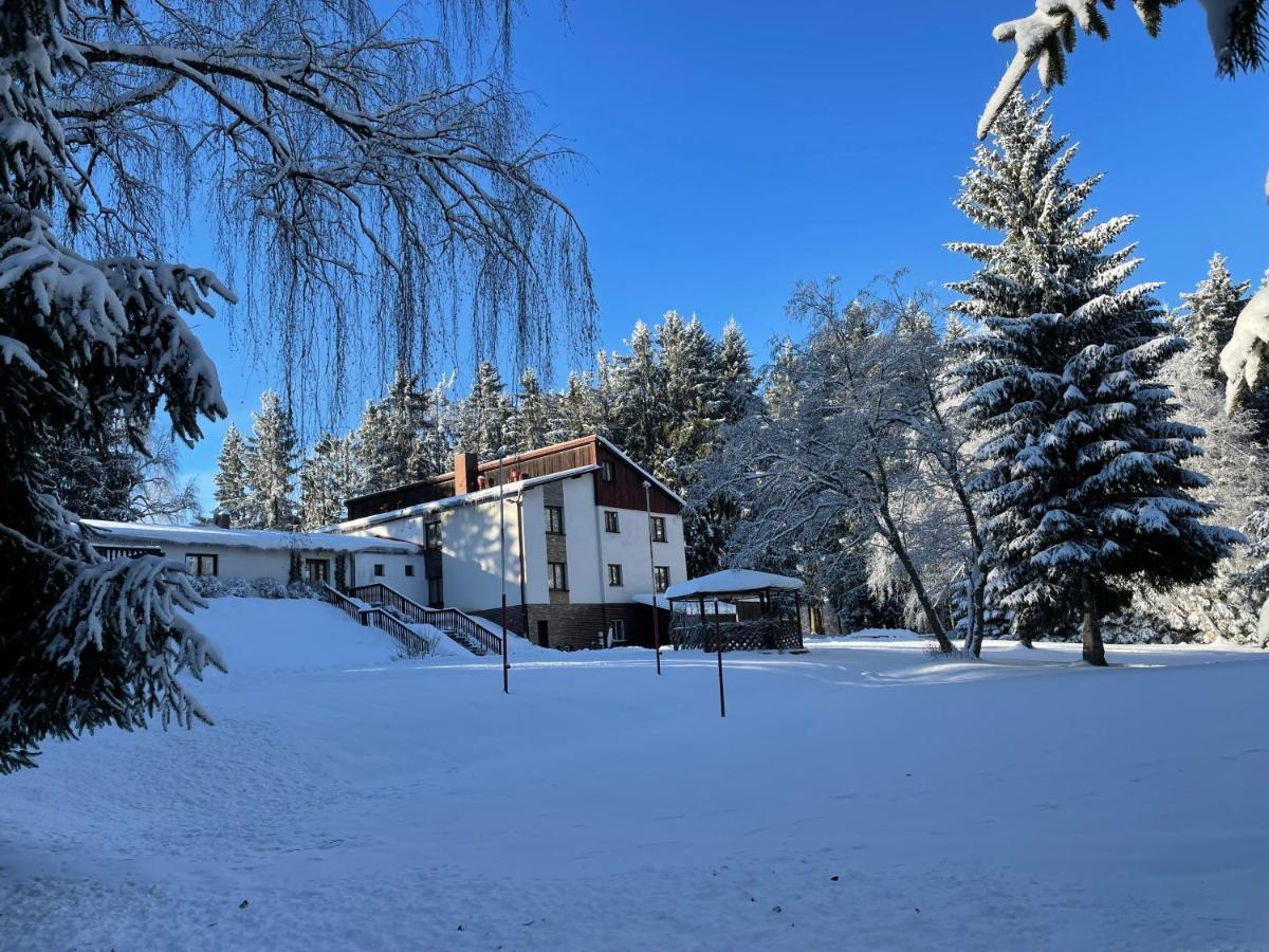 Hotel A Penzion Pegas Vlachovice Exterior foto